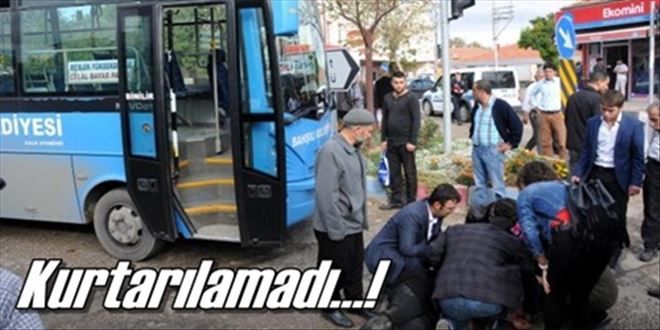Midibüsün altında kalan  vatandaş yaşamını yitirdi
