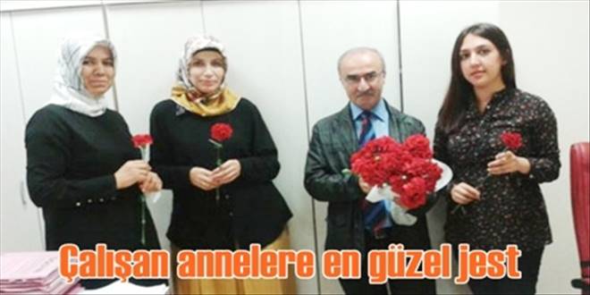 SGK çalışanı annelere  karanfilli kutlama