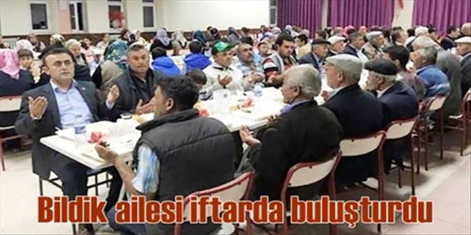 Bildik ve ailesi tarafından iftar yemeği verildi