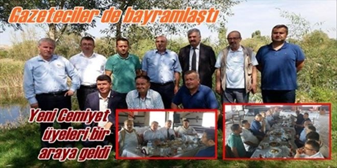 Yeni cemiyette bayramlaşma töreni