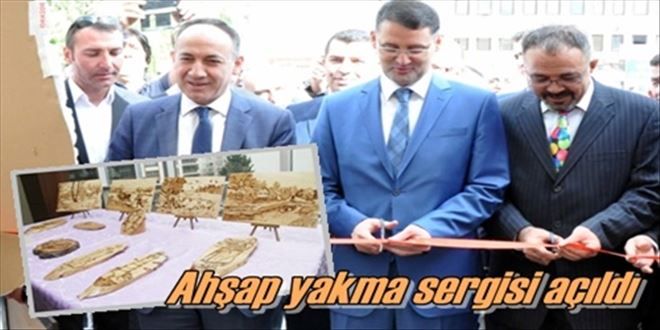 Ahşap yakma sergisi açıldı