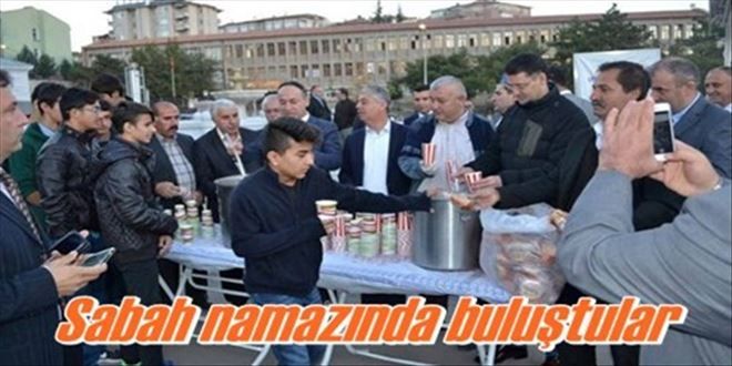 Sabah namazında buluştular