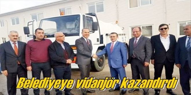 Belediyeye vidanjör kazandırdı