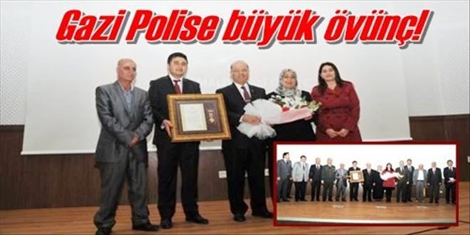 Gazi Polise övünç madalyası