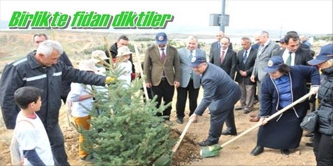 10 fidan toprakla buluşuyor