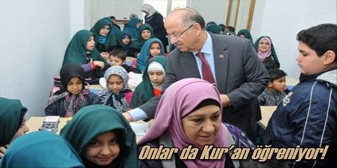 Mülteci çocuklar Kur´an öğreniyor