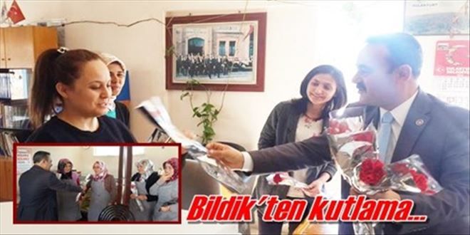 Bildik kadınlar gününü çiçeklerle kutladı
