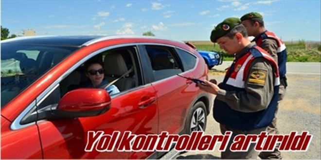 Jandarma yol kontrolü yaptı