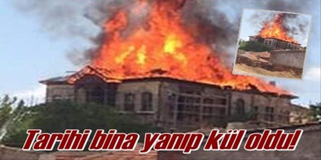 150 yılık binada yangın!