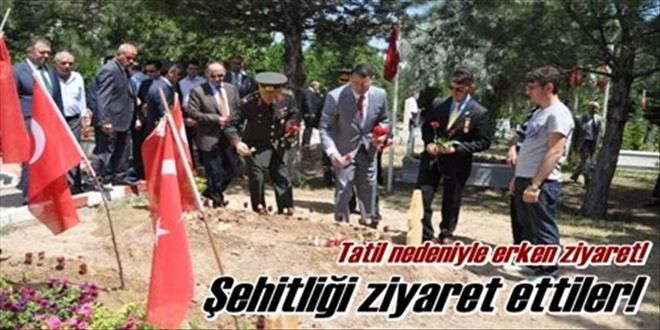 Şehitlik ziyaret edildi