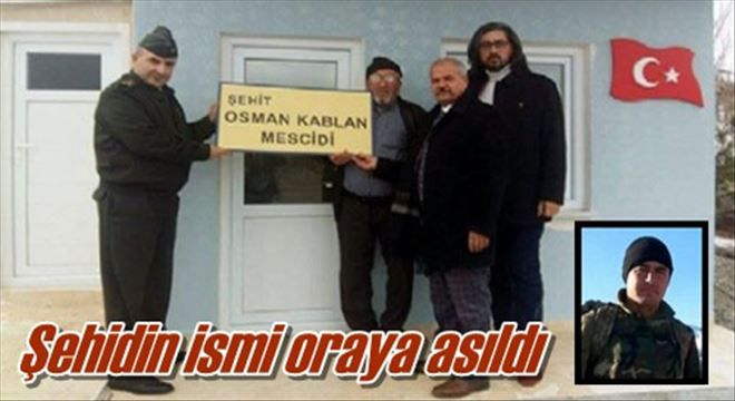 Şehit adına yol üzerine mescid