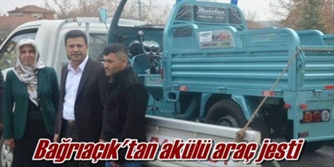 Bağrıaçık´tan akülü araç jesti