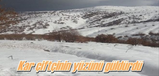 Kar çiftçinin yüzünü güldürdü