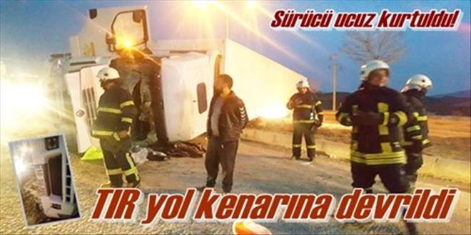TIR yolu kapattı!