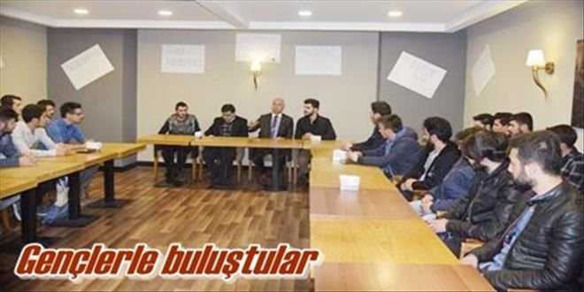 Gençler bugün siyasetin içerisinde