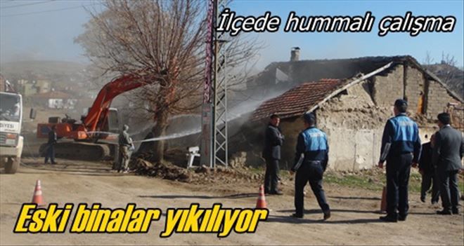 Eski yapılar yıkılıyor