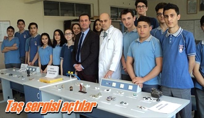 Öğrencilerden taş sergisi