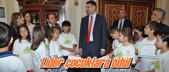 Lider çocuklara ödül