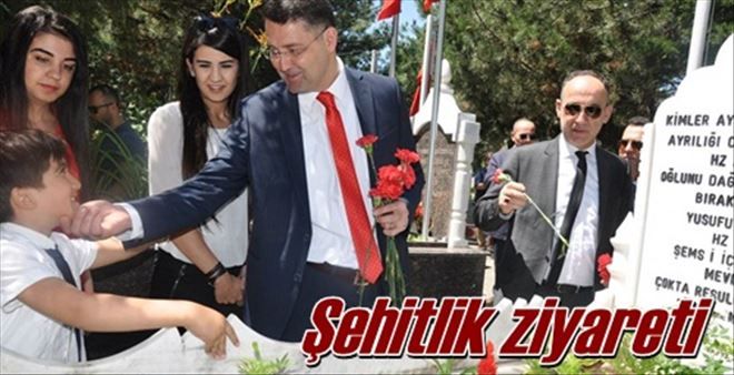 Şehitlik ziyaret edildi