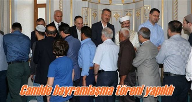 Nur Camiinde Bayramlaşma 
