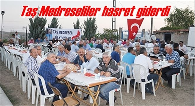 Taş Medreseliler hasret giderdi