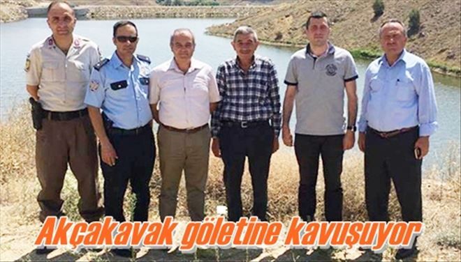 Akçakavak göletine kavuşuyor