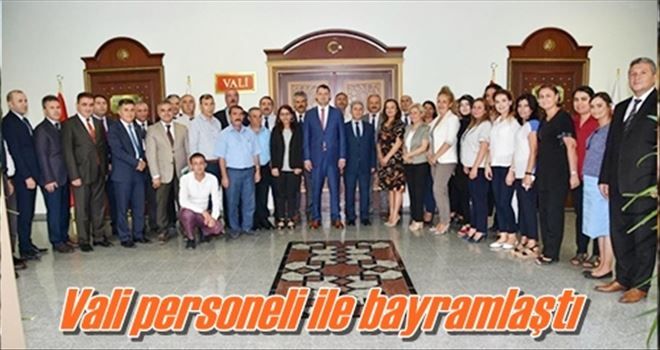 Vali personeli ile bayramlaştı