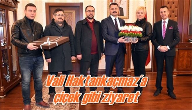 Vali Haktankaçmaz´a çiçek gibi ziyaret