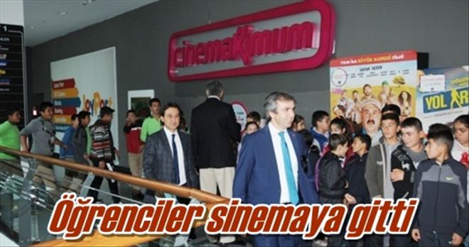 Öğrenciler sinemaya gitti