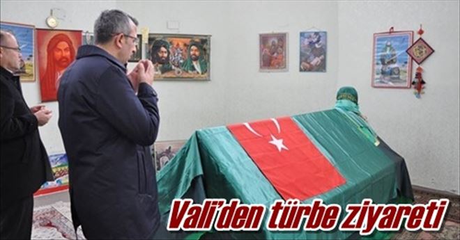 Vali´den türbe ziyareti