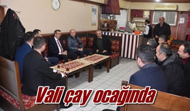 Vali çay ocağında