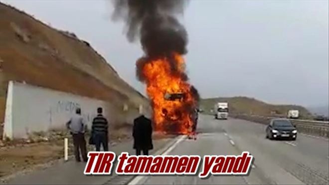 TIR tamamen yandı