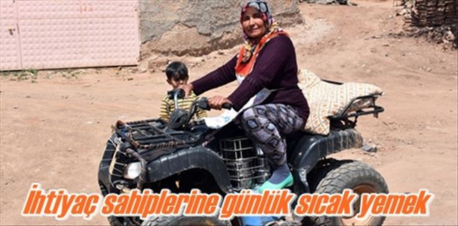 İhtiyaç sahiplerine günlük sıcak yemek