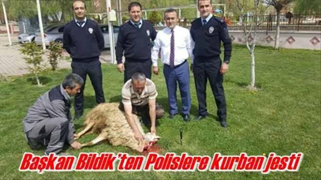 Başkan Bildik´ten Polislere kurban jesti 