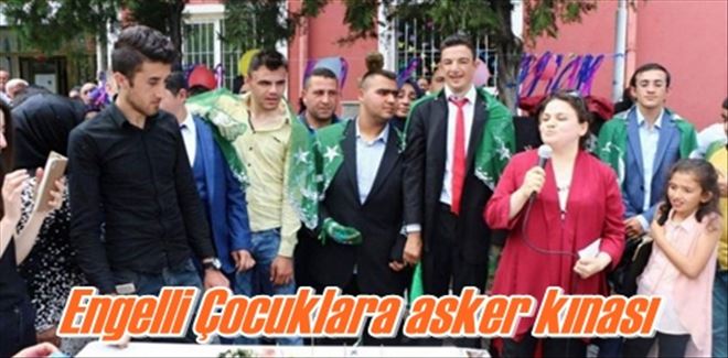 Engelli Çocuklara asker kınası