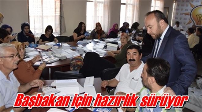 Harıl harıl çalışıyorlar