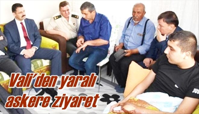 Yaralı askere ziyaret