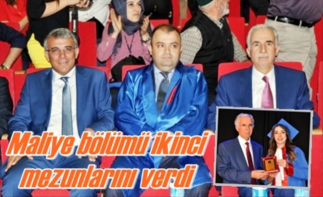 Maliye bölümü ikinci mezunlarını verdi