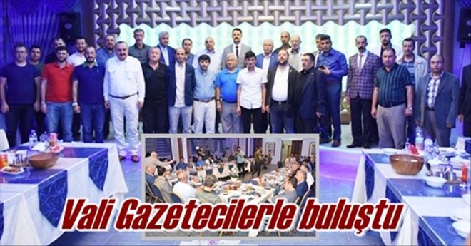 Gazetecilerle buluştu