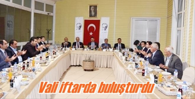 Vali iftarda buluşturdu