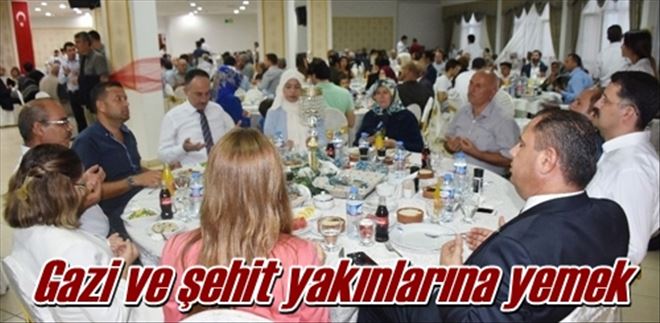 Yemekte buluştular