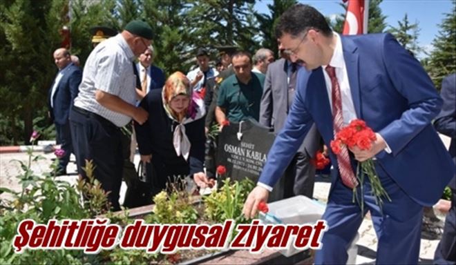 Şehitlik ziyareti