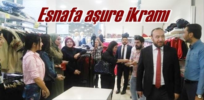 Esnafa aşure ikramı 