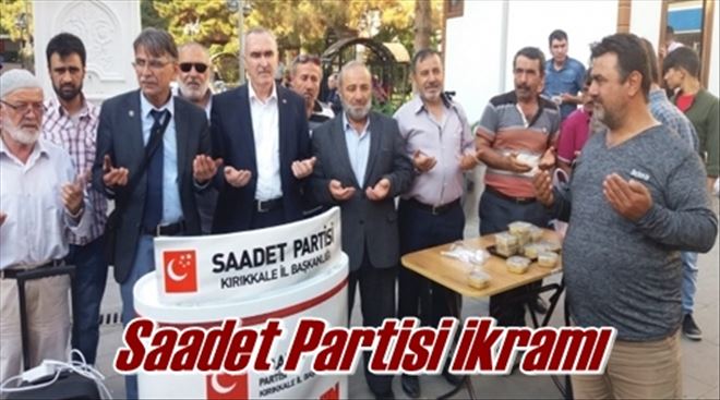 Aşure dağıttılar