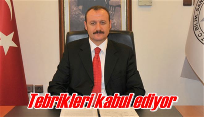Tebrikleri kabul ediyor