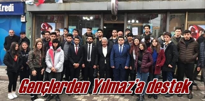 Gençlerden Yılmaz´a destek