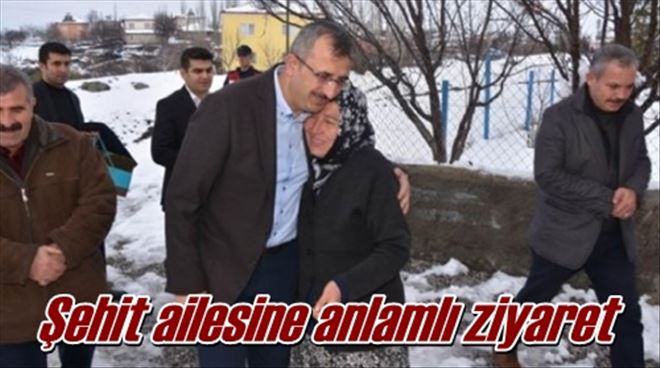 Şehit ailesini ziyaret etti