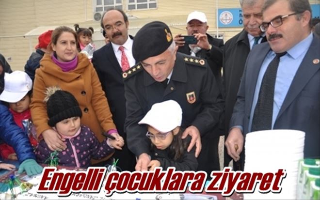 Engelli çocuklara ziyaret