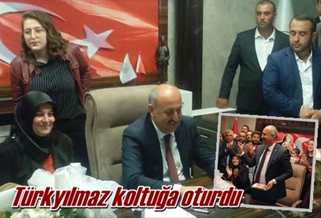 Türkyılmaz koltuğa oturdu