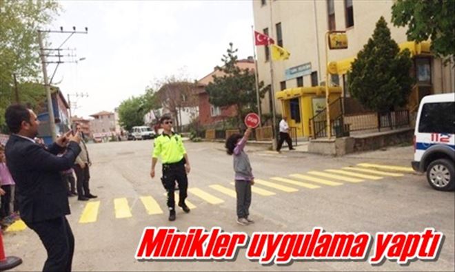 Minikler uygulama yaptı